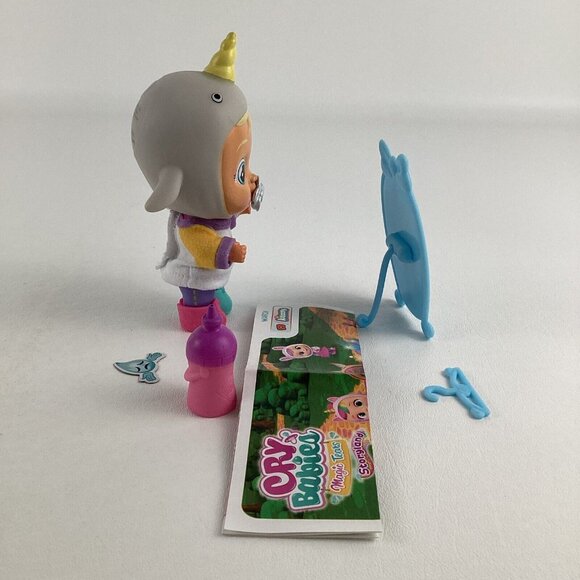 Cry Babies Magic Tears Mini Doll Narvie Narwhal Animal Bottle Hanger IMC Toys - Picture 5 of 6